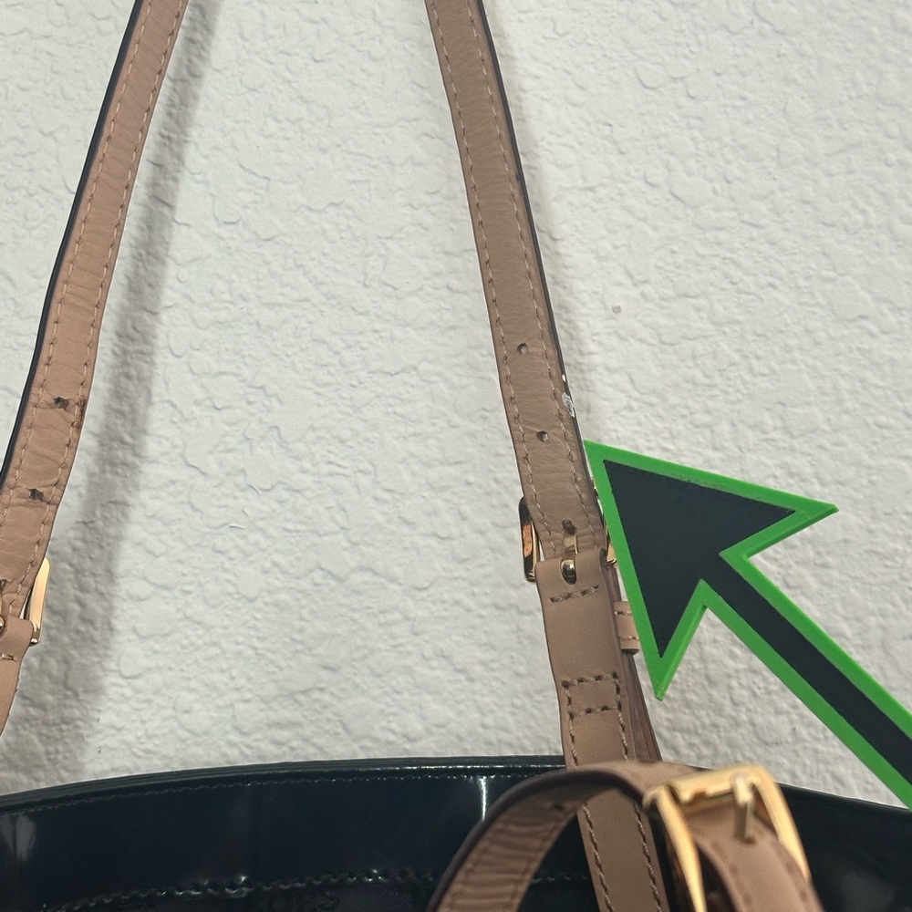 Michael Kors Black Patent Tote Bag Gold Accents - Picture 3 of 3